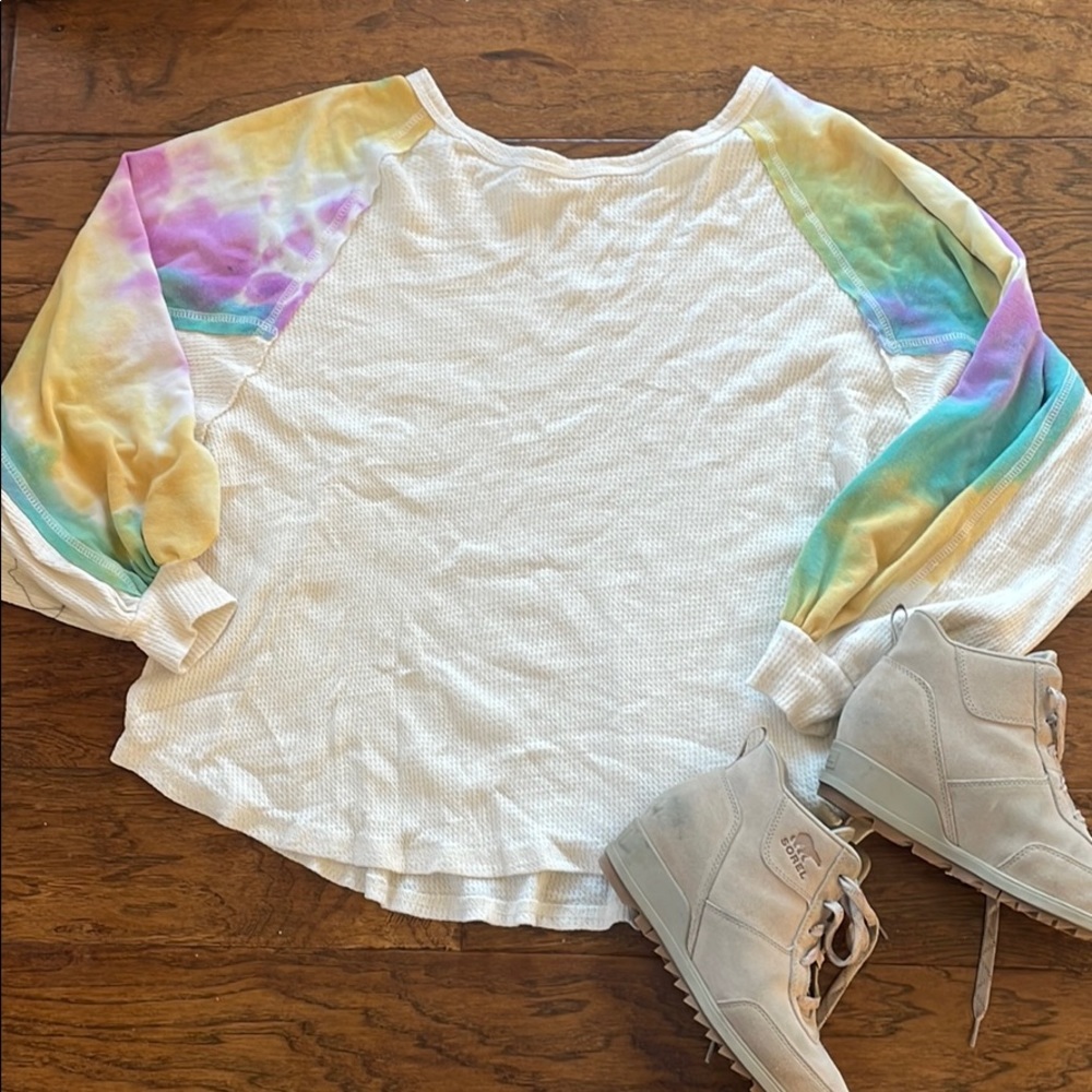 Size M, tie dye balloon sleeve long sleeve shirt!